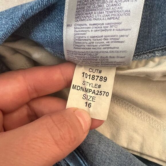 NYDJ Pull-on Straight Jeans In pristine Plus Size 16 - Picture 12 of 13